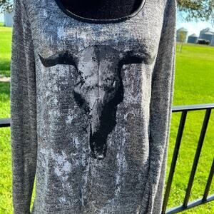 ROCK & REPUBLIC, BULL SKULL women’s size M, lightweight sweater.